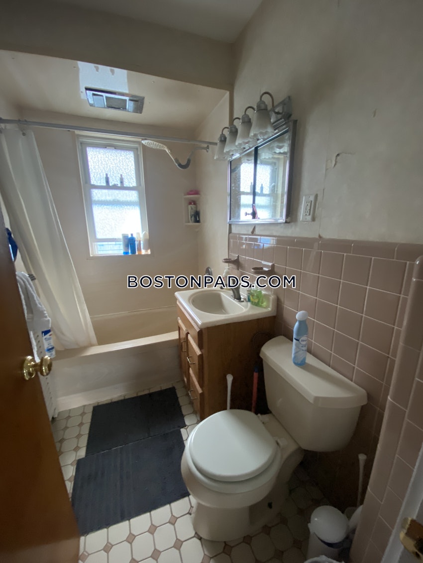 SOMERVILLE - TUFTS - 5 Beds, 1 Bath - Image 9