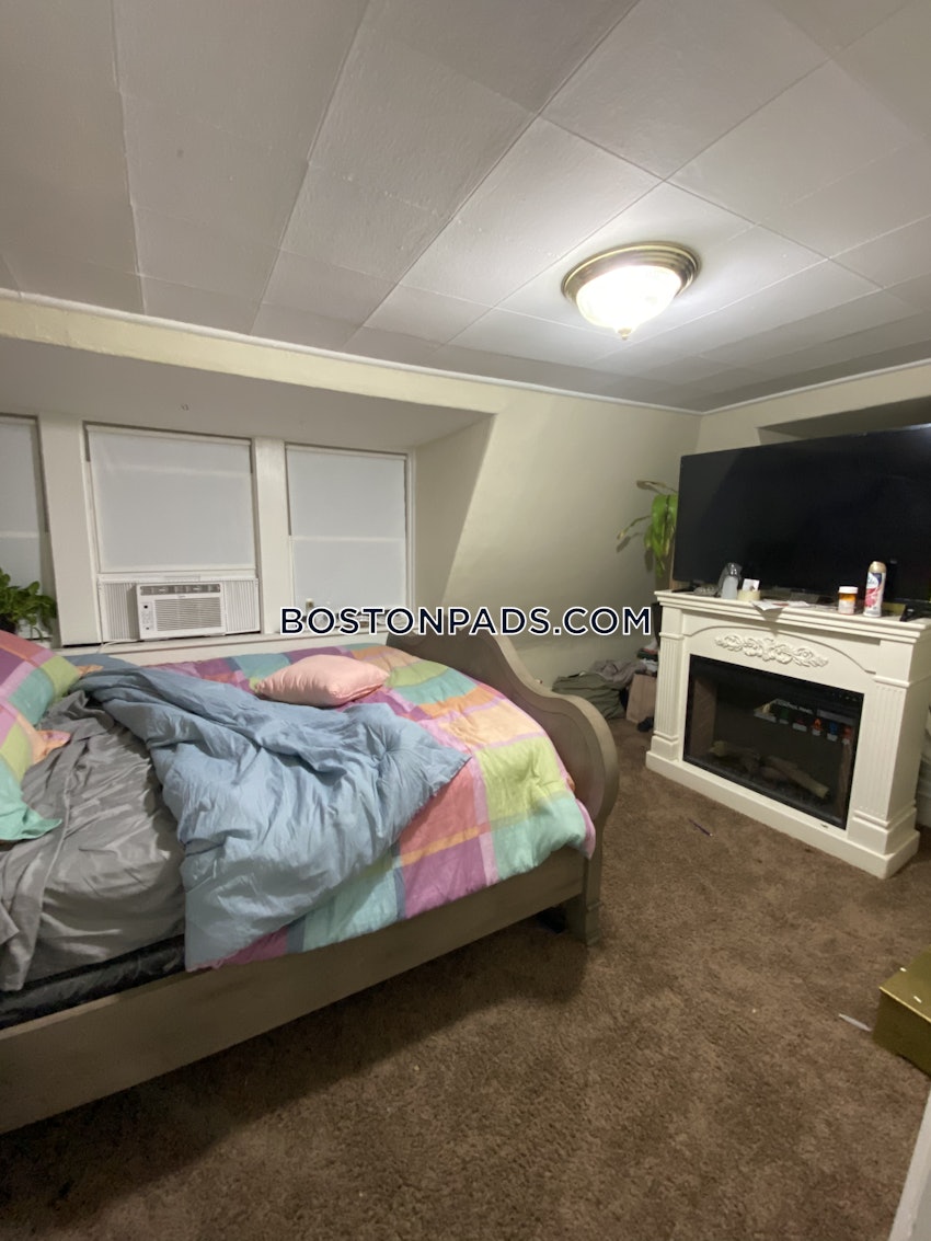 BOSTON - HYDE PARK - 1 Bed, 1 Bath - Image 14