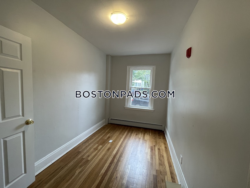 SALEM - 2 Beds, 1 Bath - Image 9