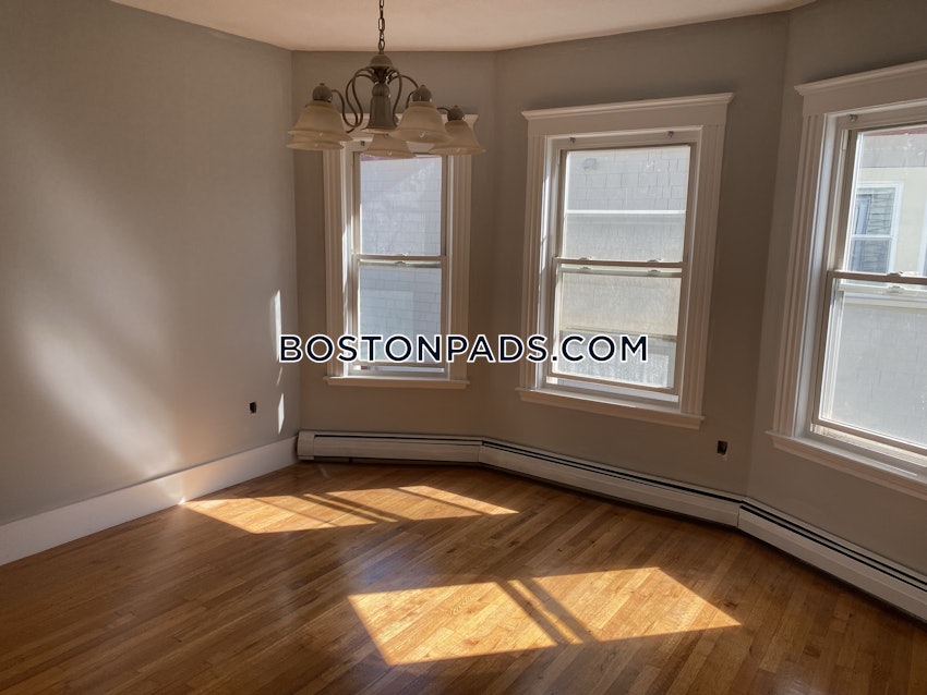 MEDFORD - TUFTS - 5 Beds, 2 Baths - Image 18