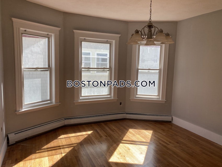 MEDFORD - TUFTS - 5 Beds, 2 Baths - Image 17