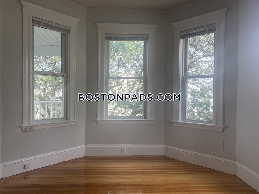 SOMERVILLE - TUFTS - 4 Beds, 1 Bath - Image 9