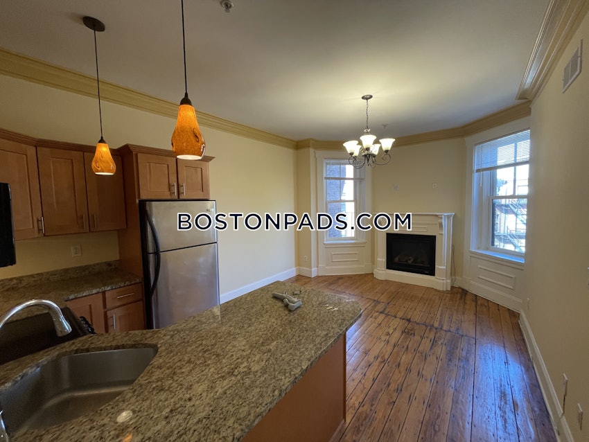 BOSTON - BACK BAY - 1 Bed, 1 Bath - Image 1