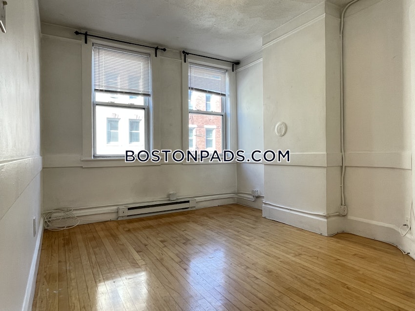 BOSTON - NORTH END - 3 Beds, 1 Bath - Image 8