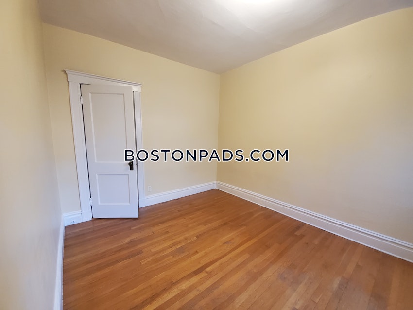 BROOKLINE- BOSTON UNIVERSITY - 3 Beds, 1 Bath - Image 15