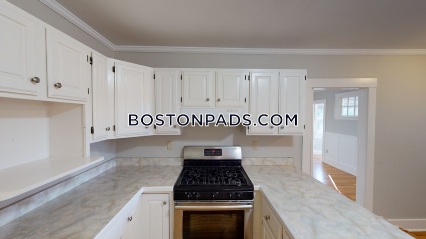 BOSTON - BRIGHTON - BOSTON COLLEGE - 5 Beds, 2.5 Baths - Image 2