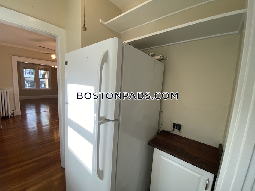 SOMERVILLE- WEST SOMERVILLE/ TEELE SQUARE - 3 Beds, 1 Bath - Image 5