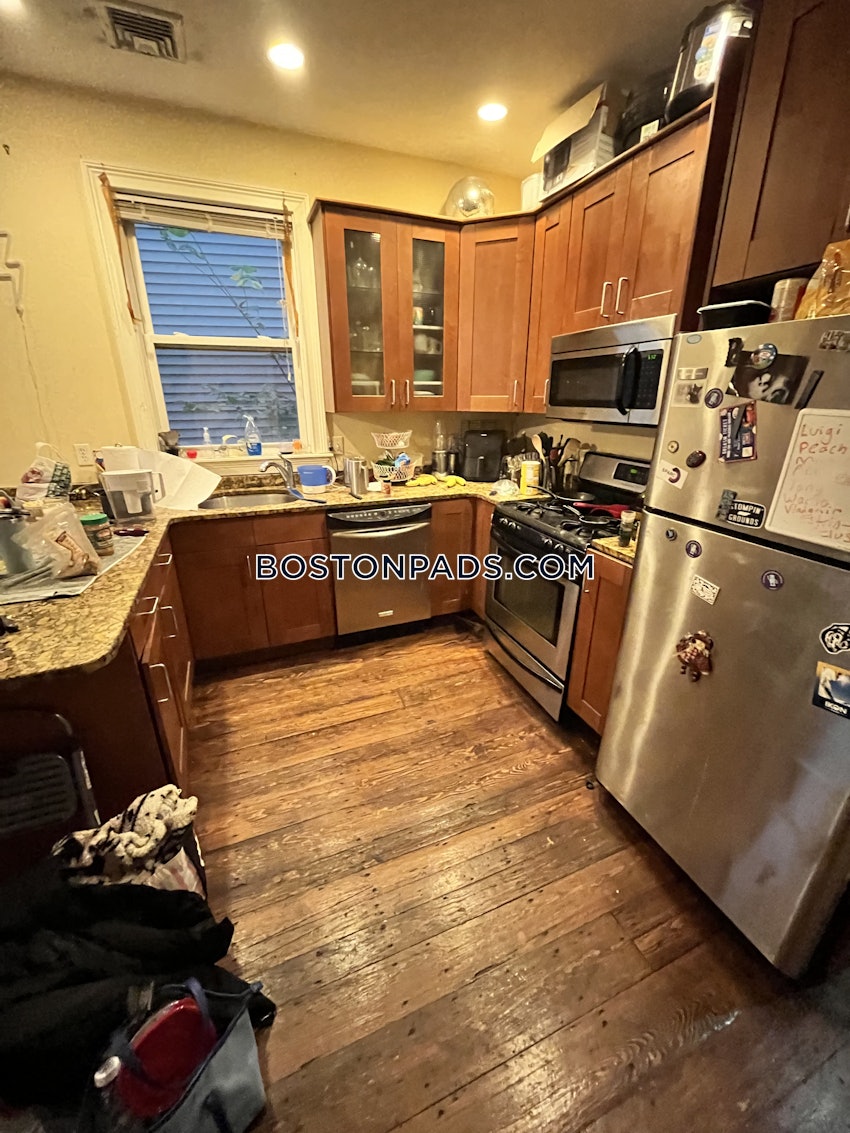 BOSTON - MISSION HILL - 4 Beds, 2 Baths - Image 1