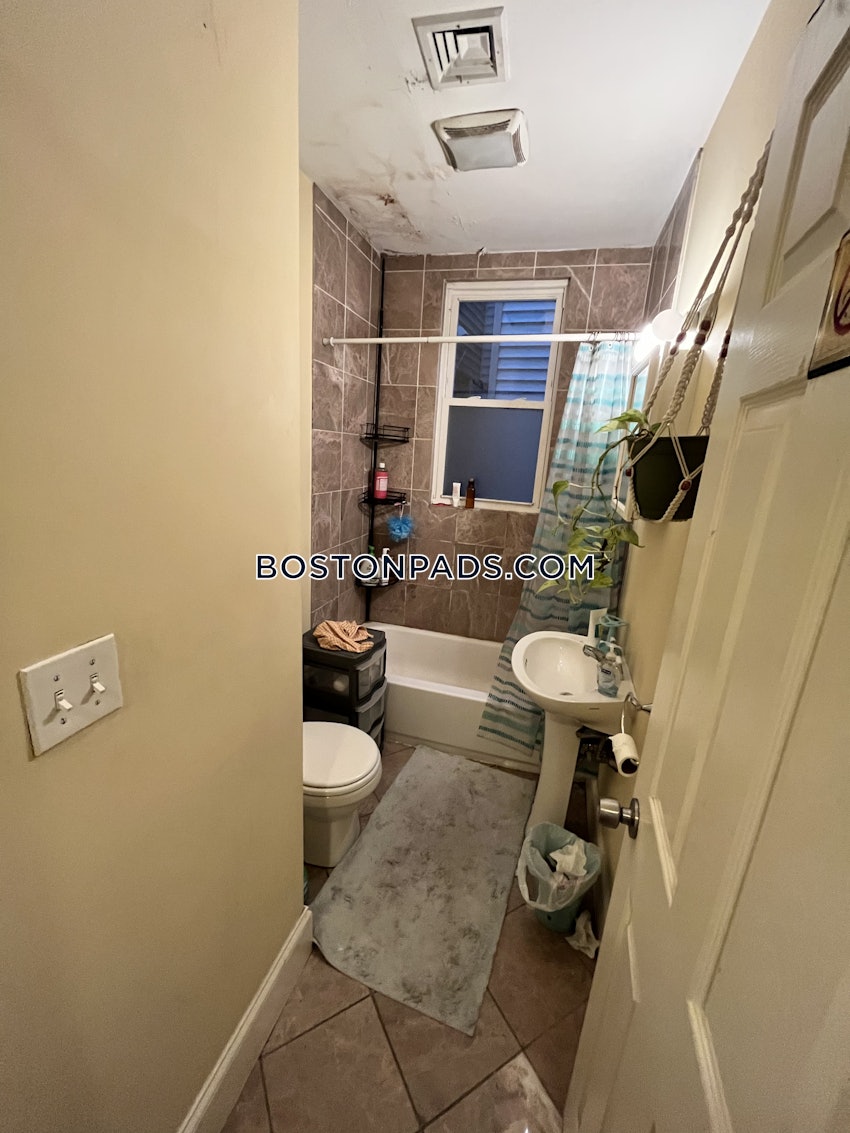 BOSTON - MISSION HILL - 4 Beds, 2 Baths - Image 3