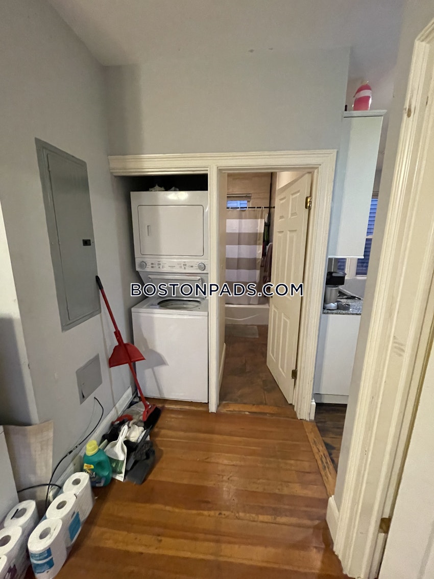 BOSTON - MISSION HILL - 6 Beds, 2 Baths - Image 33