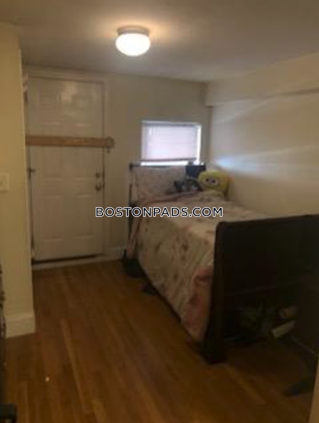 Boston - $3,200+ /mo