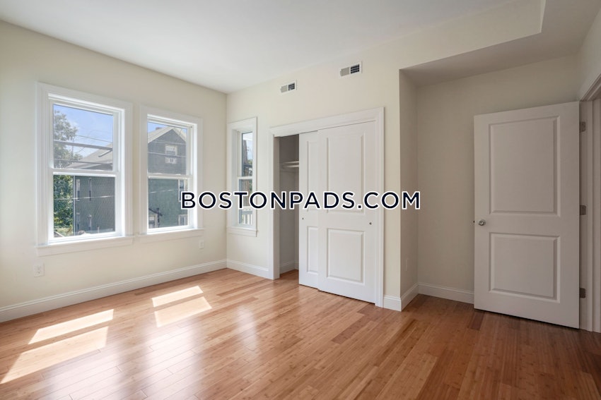 BOSTON - FORT HILL - 4 Beds, 2 Baths - Image 12