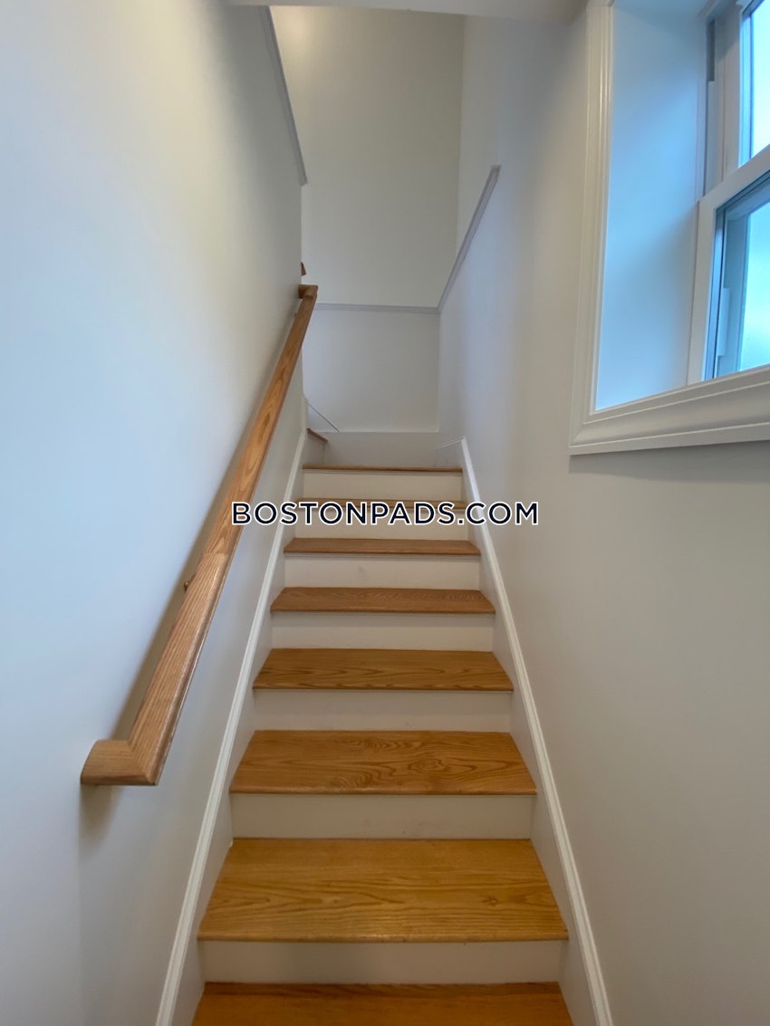 BOSTON - FORT HILL - 4 Beds, 2 Baths - Image 26