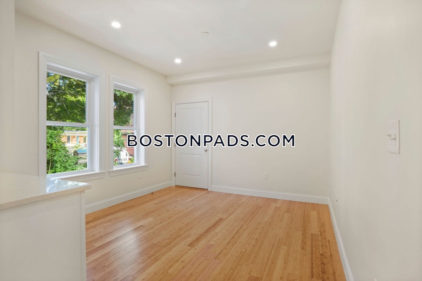 BOSTON - FORT HILL - 4 Beds, 2 Baths - Image 4