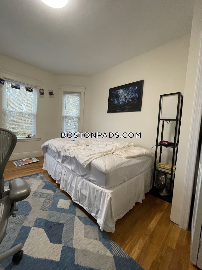 MEDFORD - TUFTS - 2 Beds, 1 Bath - Image 4