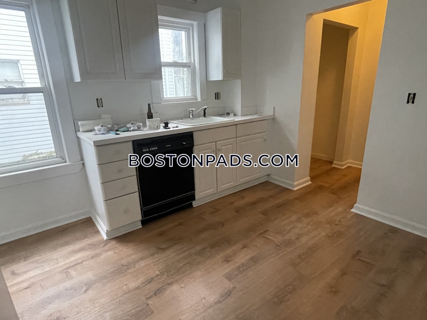 MEDFORD - TUFTS - 2 Beds, 1 Bath - Image 7