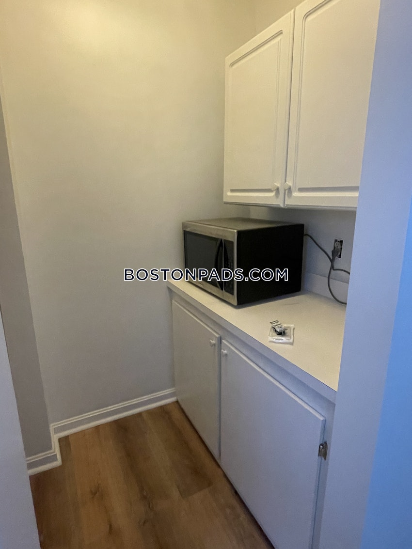 MEDFORD - TUFTS - 2 Beds, 1 Bath - Image 4