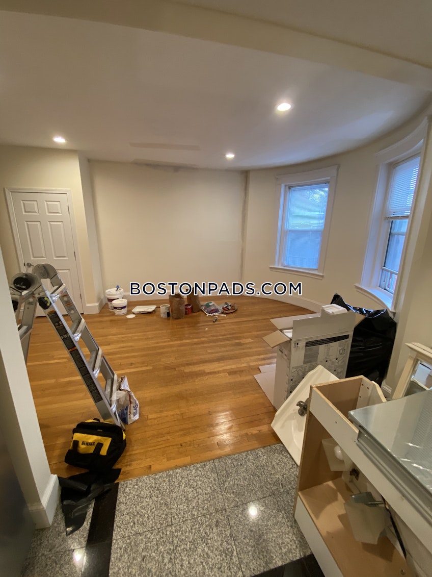 Brookline - $4,950+ /month
