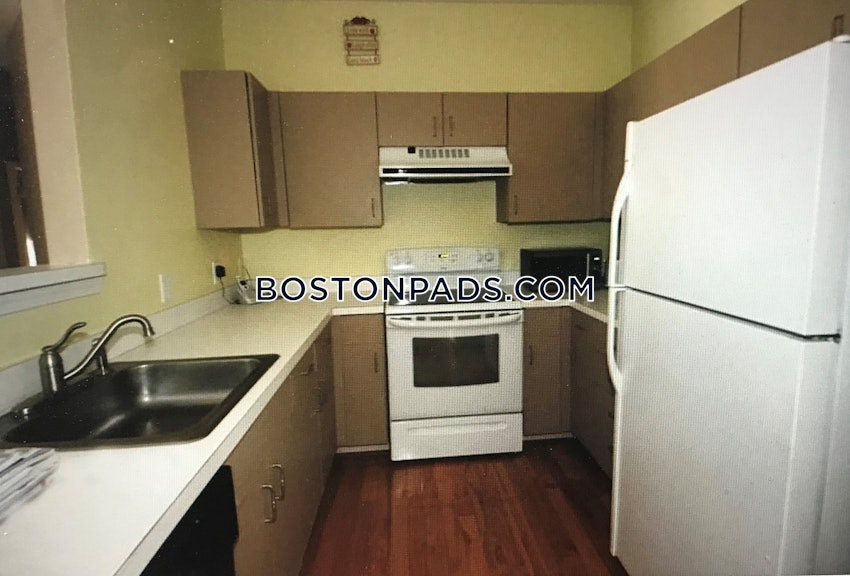 BRAINTREE - 2 Beds, 2 Baths - Image 9