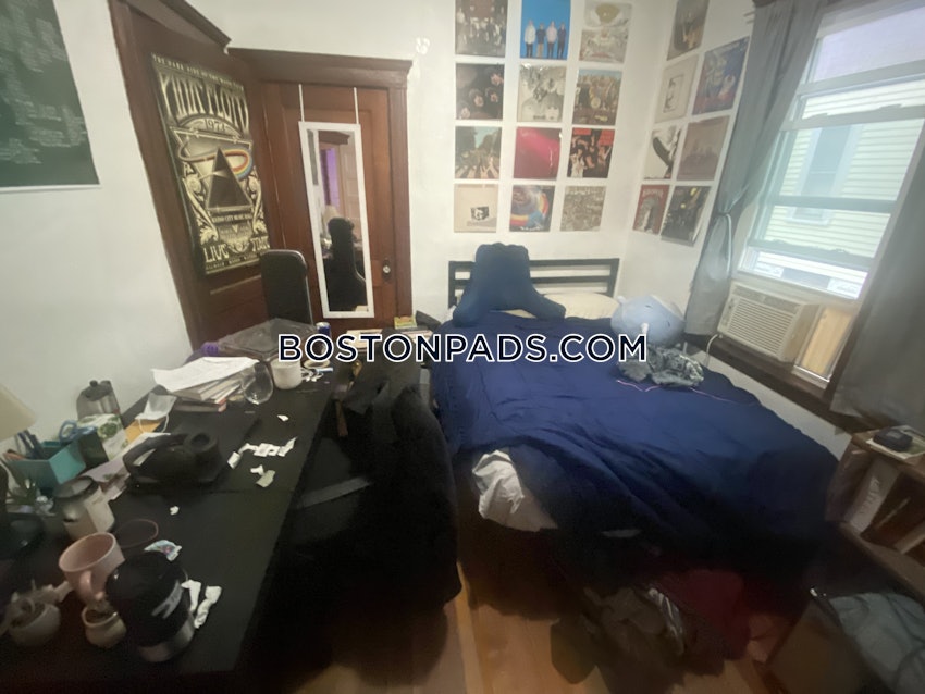 SOMERVILLE - TUFTS - 3 Beds, 1 Bath - Image 9