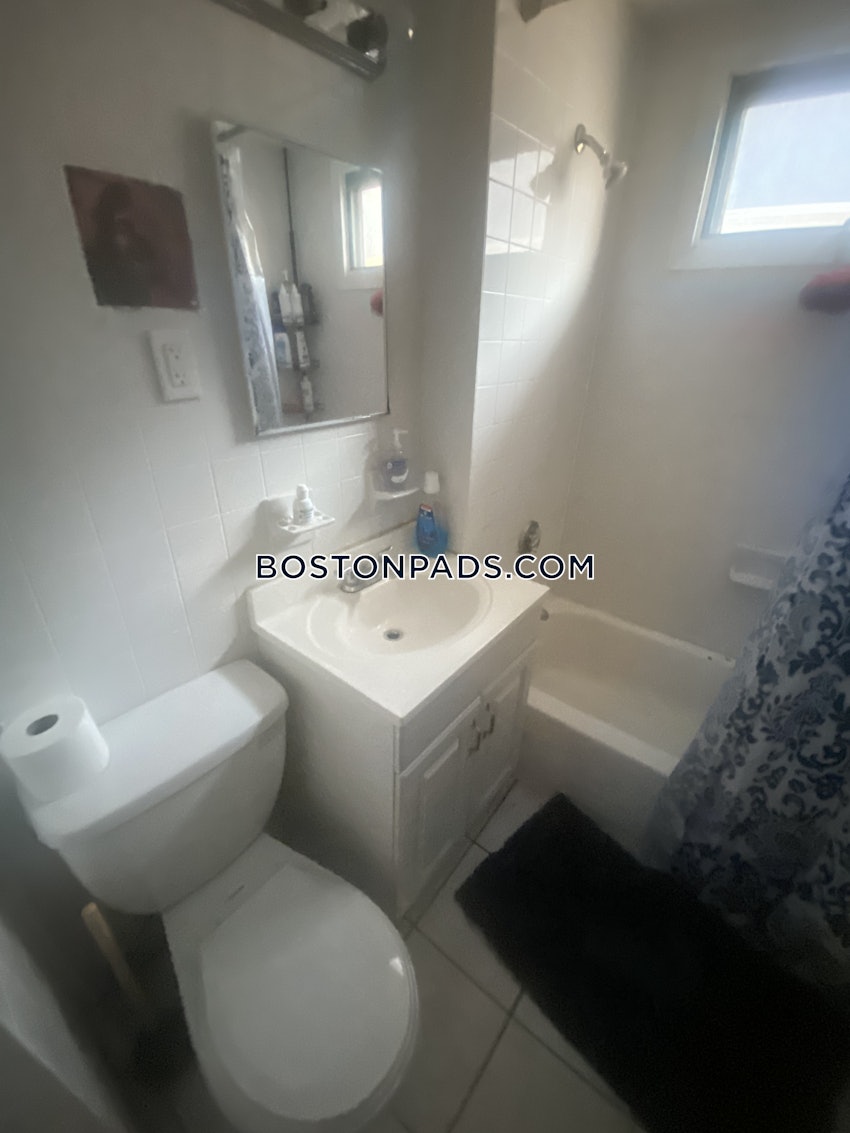 SOMERVILLE - TUFTS - 4 Beds, 2 Baths - Image 20