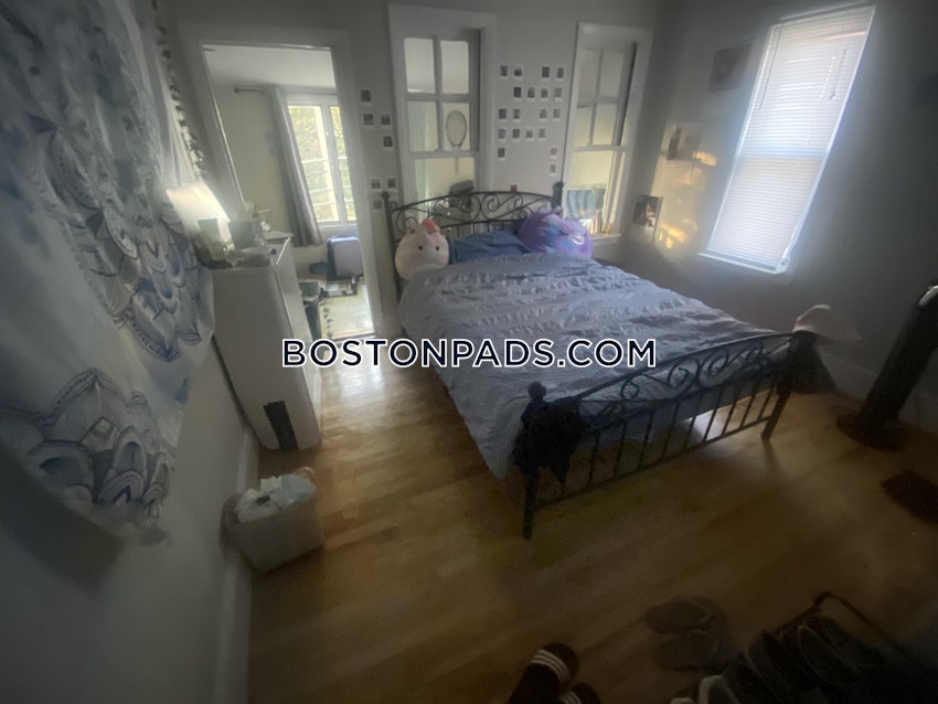 SOMERVILLE - TUFTS - 4 Beds, 2 Baths - Image 5