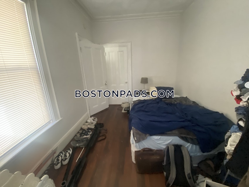 SOMERVILLE - TUFTS - 5 Beds, 1 Bath - Image 8