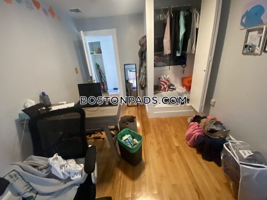 SOMERVILLE - TUFTS - 5 Beds, 2 Baths - Image 12