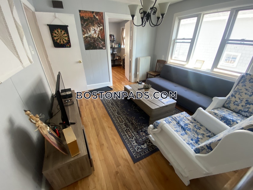 SOMERVILLE - TUFTS - 5 Beds, 2 Baths - Image 9