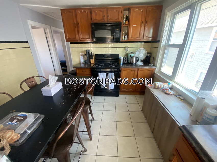 SOMERVILLE - TUFTS - 5 Beds, 2 Baths - Image 20