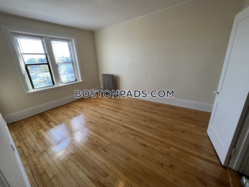 BOSTON - ALLSTON - 3 Beds, 1 Bath - Image 10