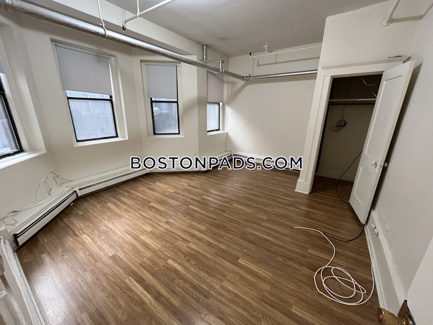 BOSTON - ALLSTON - 1 Bed, 1 Bath - Image 3