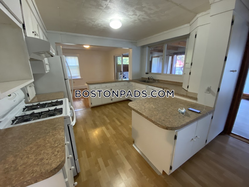 QUINCY - WOLLASTON - 3 Beds, 1 Bath - Image 7