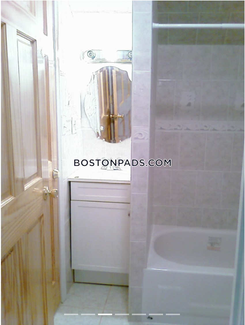 BOSTON - BRIGHTON - CLEVELAND CIRCLE - 4 Beds, 2 Baths - Image 12