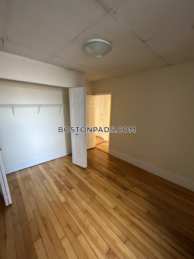 Boston - $2,300+ /mo