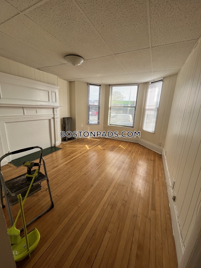 Boston - $2,300+ /mo