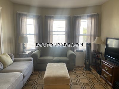 Somerville 3 Bed 1 Bath SOMERVILLE  Tufts - $3,700 No Fee
