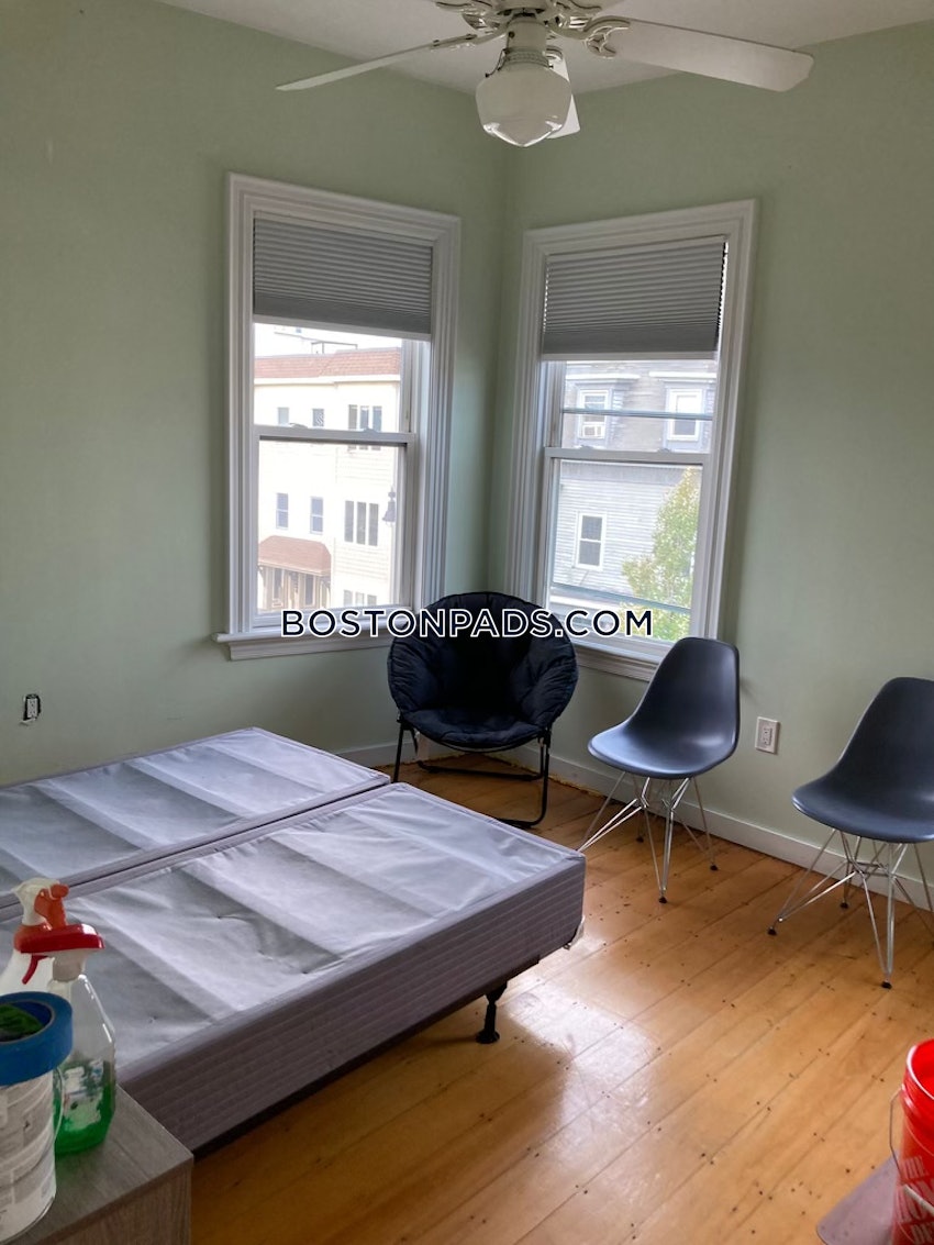 BOSTON - SOUTH BOSTON - ANDREW SQUARE - 3 Beds, 2 Baths - Image 5