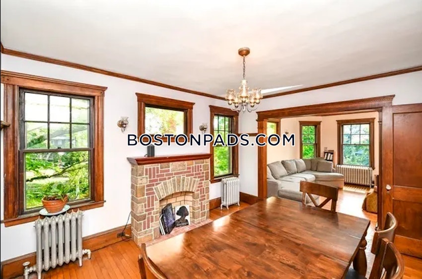 BROOKLINE- WASHINGTON SQUARE - 4 Beds, 1.5 Baths - Image 10