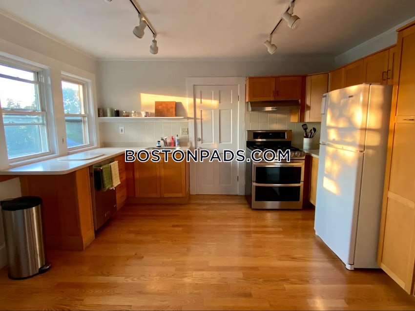 BROOKLINE- COOLIDGE CORNER - 4 Beds, 2 Baths - Image 1