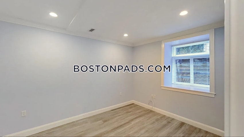 BROOKLINE- WASHINGTON SQUARE - 5 Beds, 3.5 Baths - Image 6