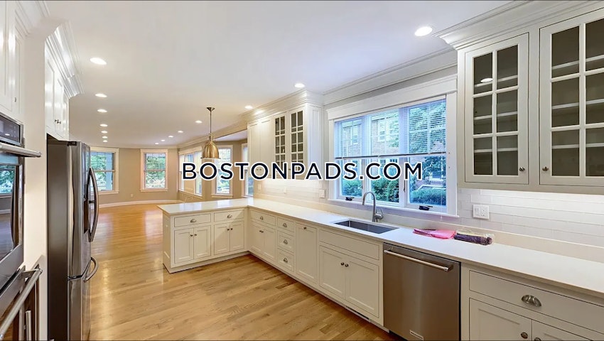 BROOKLINE- WASHINGTON SQUARE - 5 Beds, 3.5 Baths - Image 2