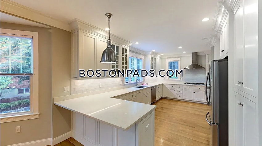 BROOKLINE- WASHINGTON SQUARE - 5 Beds, 3.5 Baths - Image 1