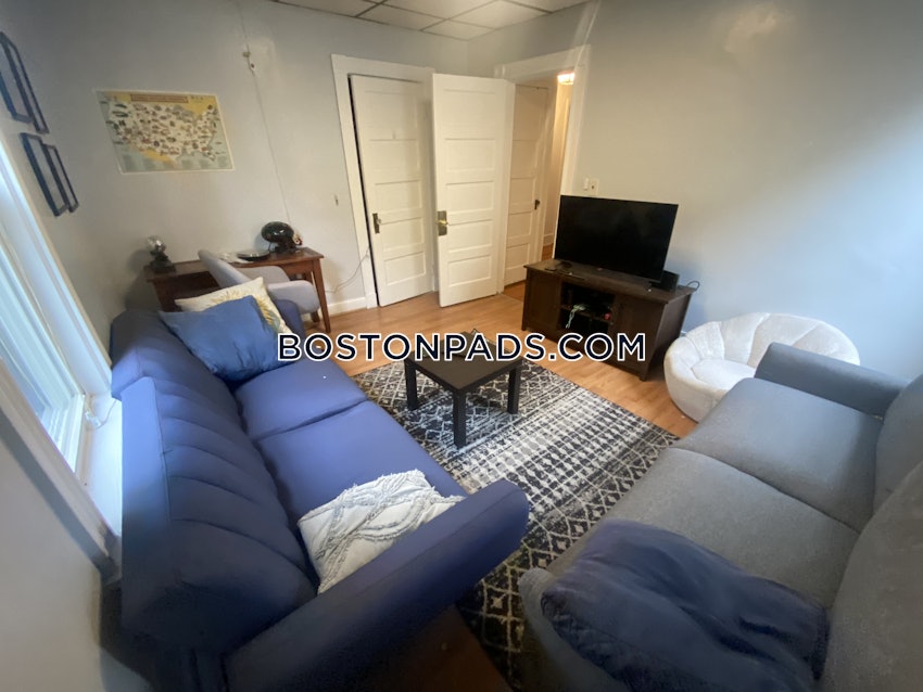 MEDFORD - TUFTS - 4 Beds, 2 Baths - Image 21