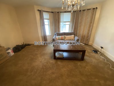 Medford 4 Beds 1 Bath  Tufts - $4,400 No Fee