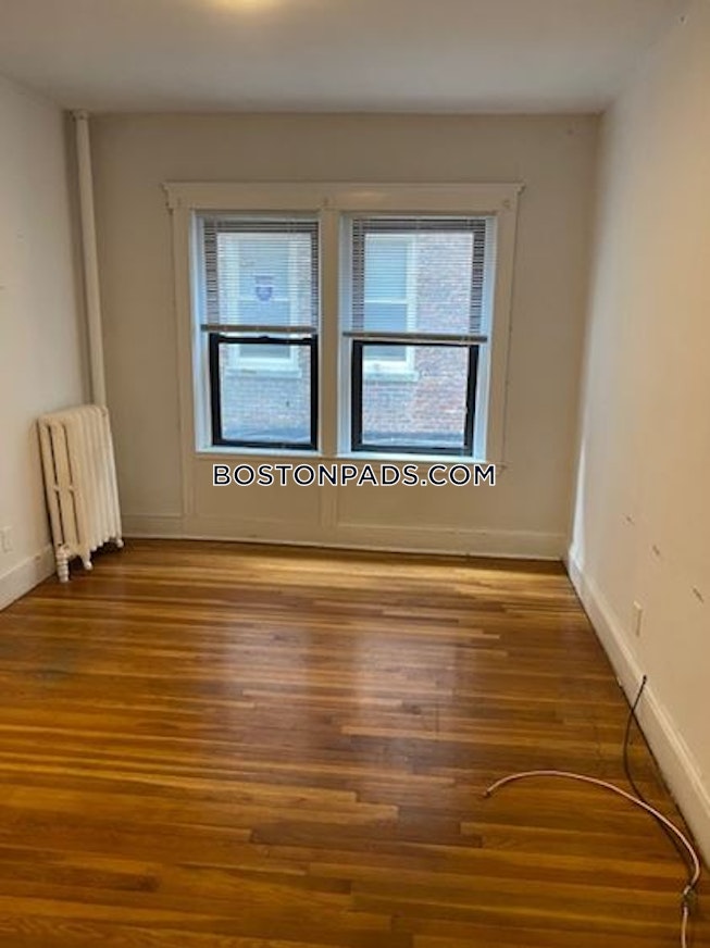 Boston - $2,200+ /mo