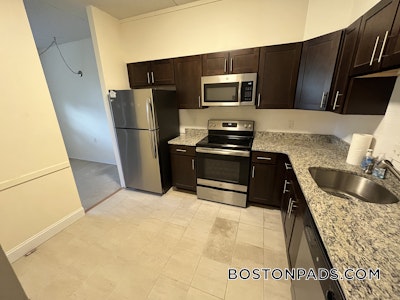 Needham Nice 2 Bed 2 Bath available NOW on Highland Ave in Needham  - $3,200