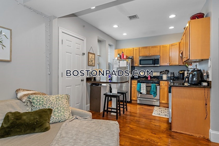 BOSTON - MISSION HILL - 4 Beds, 2 Baths - Image 12