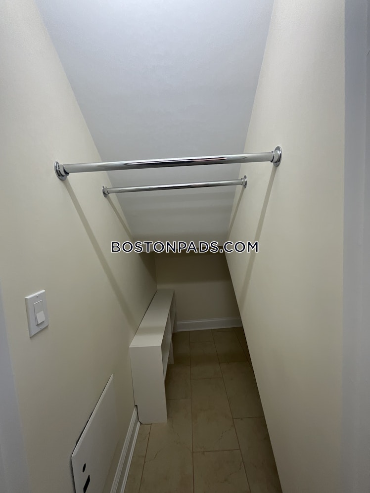 Thornton Rd., Brookline