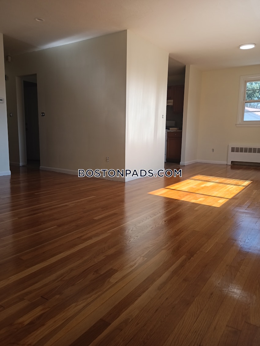 BOSTON - ROSLINDALE - 3 Beds, 1 Bath - Image 10